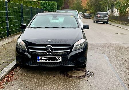 Mercedes-Benz A 180 (BlueEFFICIENCY)