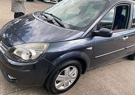 Renault Grand Scenic 1.9 dCi XXL FAP Exception 7-sitzer