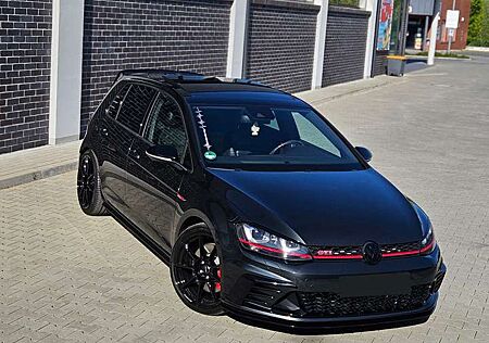 VW Golf GTI Volkswagen BlueMotion Technology DSG Clubsport