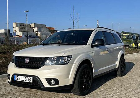 Fiat Freemont 2.0 Multijet 16V DPF Automatik Allrad Black Code