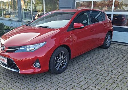 Toyota Auris Life+