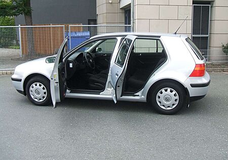 VW Golf Volkswagen *KLIMA* A.H.K*4.Türig*a.Wunsch TÜV-ALLES-NEU
