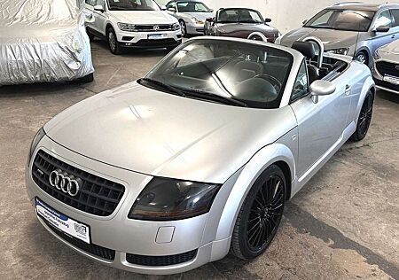 Audi TT 1.8 T Roadster quattro, wenig KM, original