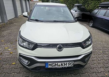 SsangYong XLV e-XGi 160 2WD Clever Edition