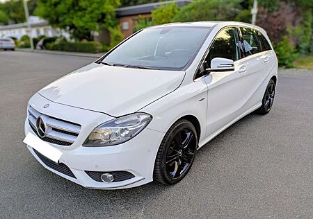 Mercedes-Benz B 200 / Sport-Paket/ Top Zustand/ Bereifung&Bremsen NEU