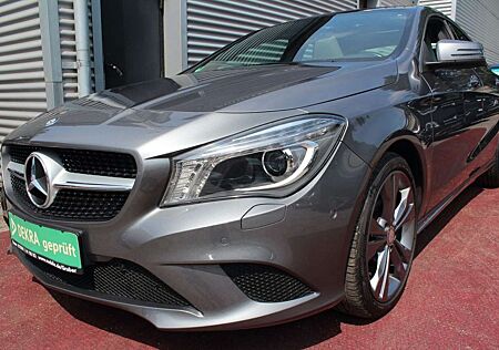 Mercedes-Benz CLA 200 URBAN KLIMA XENON PANORAMADACH 1.Hd