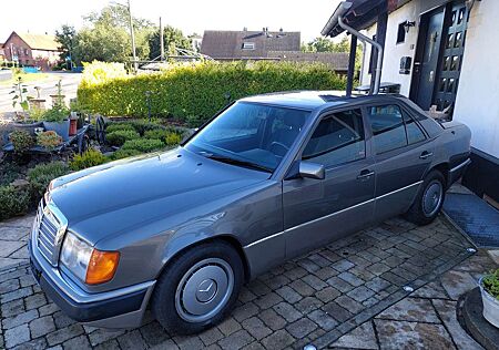 Mercedes-Benz E 300 300 E 4Matic