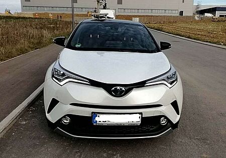 Toyota C-HR Hybrid Style Selection