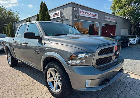 Dodge RAM 1500 5,7 L CREW CAB Leder/ 4x4/Gr. Display