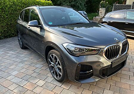 BMW X1 20d M Paket navi LED Pano Hifi Kom Apple 19
