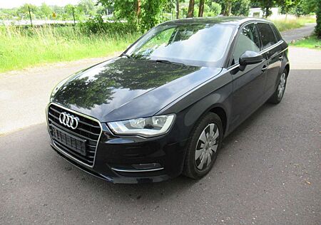 Audi A3 2.0 TDI clean diesel Attraction Klima/Navi/SH