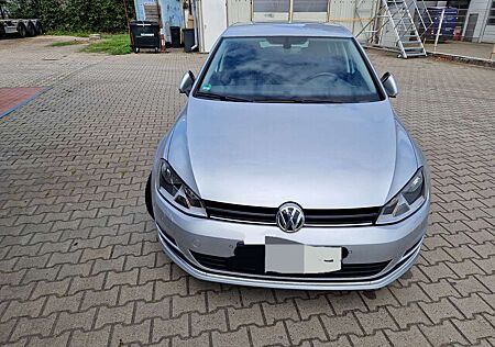 VW Golf Volkswagen 2.0 TDI BlueMotion Technology Lounge