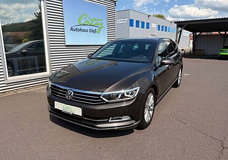 VW Passat Variant Volkswagen High/R-Line+AHK+LED+Massage+Navi