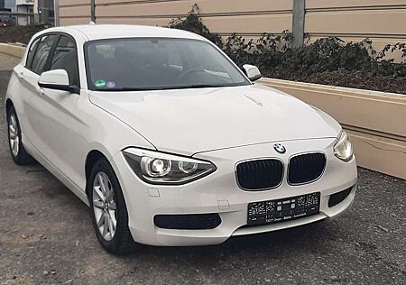 BMW 118 TÜV 04/2027, AHK, Xenon, 18 Zoll M Alu Räder