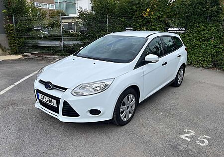 Ford Focus Ambiente, Klima, 8-fach bereift, Tüv Neu, Top