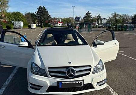 Mercedes-Benz C 180 CGI AMG Styling Voll