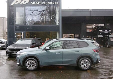 BMW iX1 eDrive 20 AHK Pano 360° Massage h/k