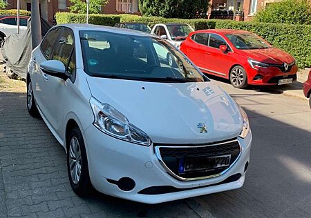 Peugeot 208 +PureTech+82Active