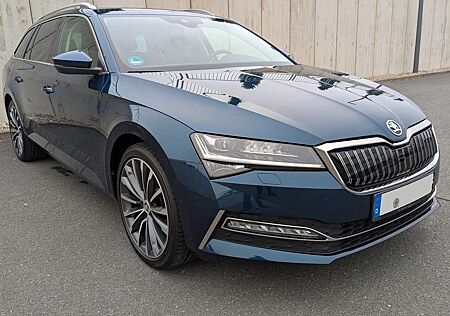 Skoda Superb Combi 1.4 TSI iV DSG ACC Pano AHK 360°