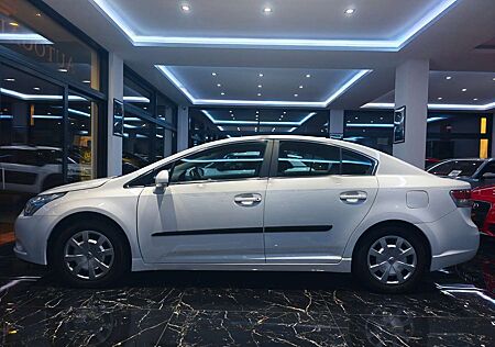 Toyota Avensis Executive PDC NAVI