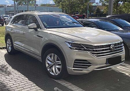 VW Touareg Volkswagen Plug-In-Hybrid 3.0 V6 e-Hybrid 4M. Eleganc
