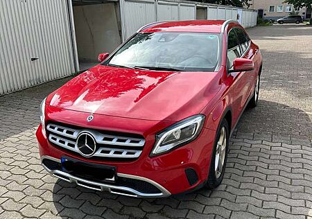 Mercedes-Benz GLA 200 CDI / d (156.902)