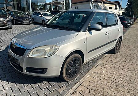 Skoda Fabia Ambiente Klima. Radio