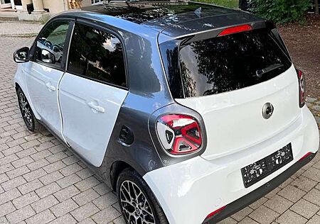 Smart ForFour EQ EXCLUSIVE/WHITE/PANO VOLL!!