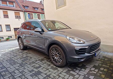 Porsche Cayenne Diesel mit Approved Garantie 05/25!!!