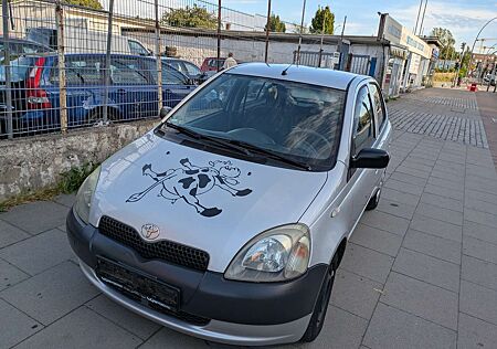 Toyota Yaris 1.0 linea sol