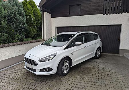 Ford S-Max TDCi Titanium 7-Sitzer 180PS LED Matrix Navi Keyfr