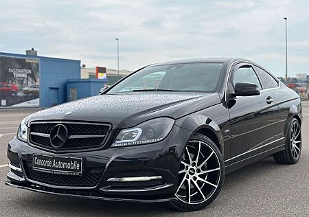 Mercedes-Benz C 250 C -Klasse Coupe CGI BlueEfficiency XENON