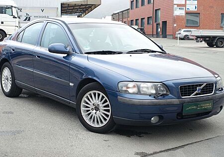 Volvo S60 Lim. 2.4*AUTOMATIK*KLIMA*SHZ*TEMPOMAT*TÜV+SE