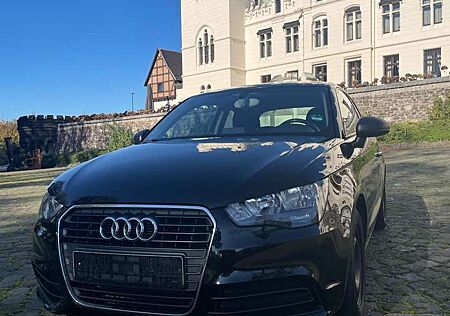 Audi A1 1.4 TFSI Ambition Steuerkette AHK Scheckheft