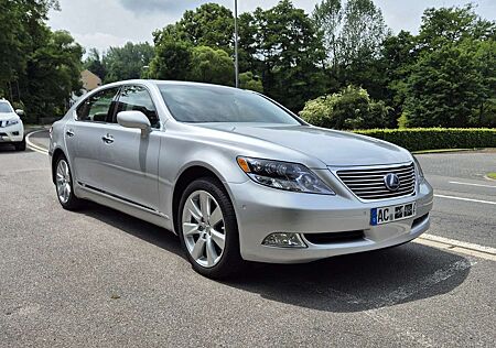 Lexus LS 600 LS600hL