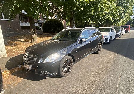 Mercedes-Benz E 220 T CDI DPF BlueEFFICIENCY Automatik