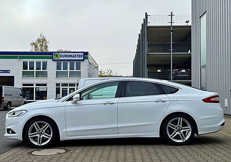 Ford Mondeo Lim. Titanium LED Pano ACC 18" CarPlay