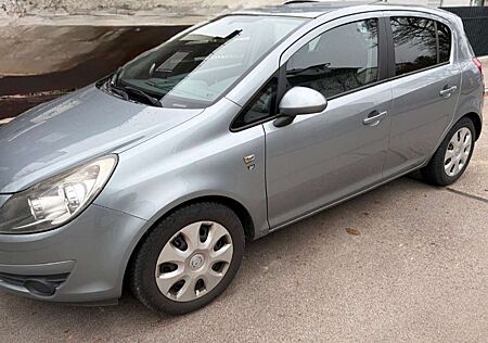 Opel Corsa 5-Türer 1.4 16V Edition 111 Jahre