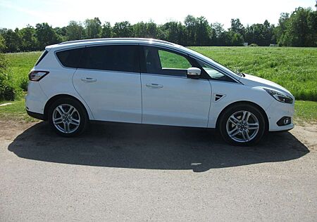 Ford S-Max 1.5 Eco Boost, Titanium,1.Hd, AHK,18"Alu, gepflegt