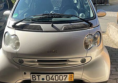 Smart city-coupé/city-cabrio edition creamstyle