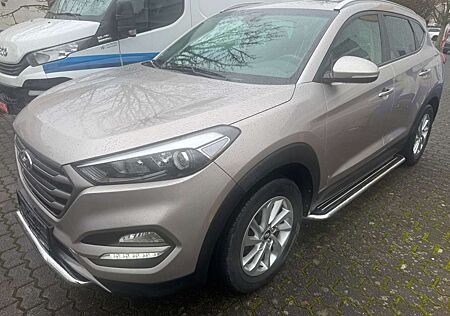 Hyundai Tucson blue Style 2WD Navi+Sitzheizung
