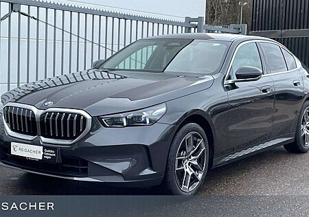 BMW 520 d xDrive Lim HUD,DrAss+,StHz,H/K,ParkAss+