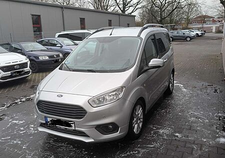 Ford Tourneo Courier 1.5 TDCi Titanium