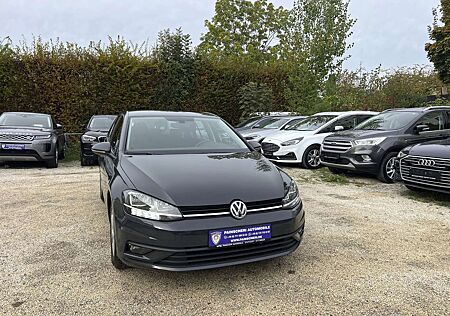 VW Golf Volkswagen VII Limousine 1.6 TDI SCR DSG NAVI+1.HAND+SHZ