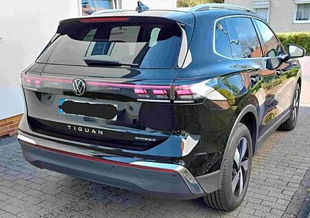 VW Tiguan Volkswagen 1.5 eHybrid OPF DSG Elegance