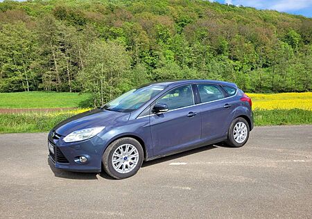 Ford Focus Turnier 1.6 TDCi Titanium TÜV NEU!!!