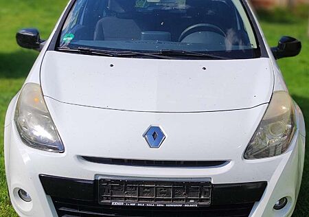 Renault Clio Night and Day