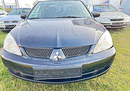 Mitsubishi Lancer 1.6 Invite