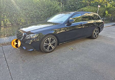 Mercedes-Benz E 300 d T 9G-TRONIC