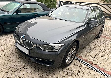 BMW 328 i Aut. Touring - Leder - Bi Xenon - Panorama